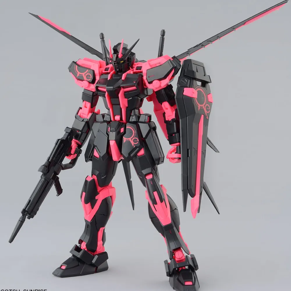 Rise of Gunpla Master Grade (Mg)^MG 1/100 AILE STRIKE GUNDAM Ver.RM (Recirculation Color / Neon Pink) (GAT-X105+AQM/E-X01)